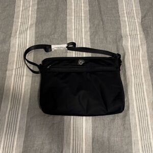 lululemon athletica crossbody bag